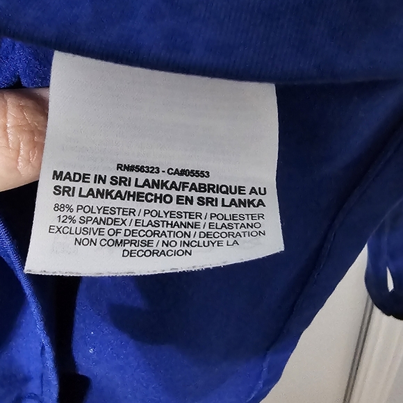 NIKE | Pro Warm Embossed Heights Vixen Raglan Zip Training Top in Navy - Picture 8 of 9